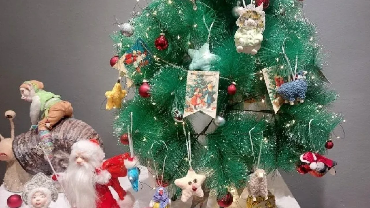 கிறிஸ்துமஸ் பண்டிகை : உத்தரபிரதேசத்தில் அலங்கார பொருட்களை ஏற்றுமதி செய்யும் பணி தீவிரம்!