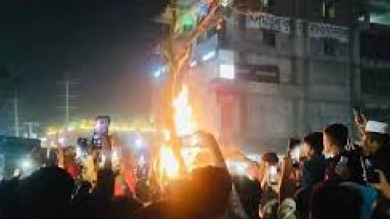 வங்கதேசத்தில் இந்து இளைஞர் அடித்துக்கொல்லப்பட்ட விவகாரம் : மதவெறுப்பை பரப்பியதற்கு ஆதாரம் இல்லை – போலீசார் தகவல்!