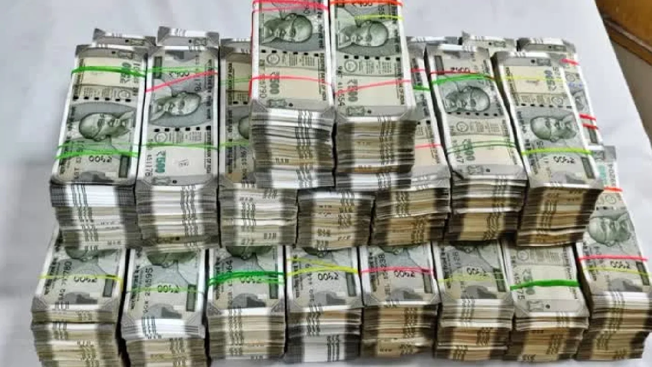 திருவள்ளூர் : ரயில் மார்க்கமாக கடத்தப்பட்ட ஹவாலா பணம் பறிமுதல் – 4 பேர் கைது!