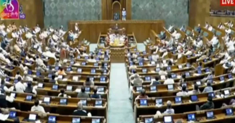 மக்களவையில் எம்பிக்கள் தாய்மொழியில் ஆற்றிய உரை நேரலையில் மொழிபெயர்ப்பு – சக உறுப்பினர்கள் ஆதரவு!