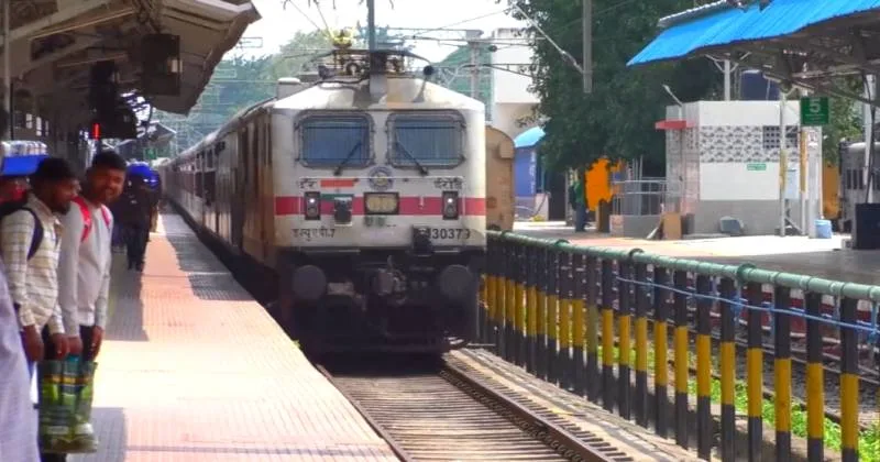 நாடு முழுவதும் திருத்தப்பட்ட புதிய ரயில் கட்டணம் இன்று முதல் அமல்!