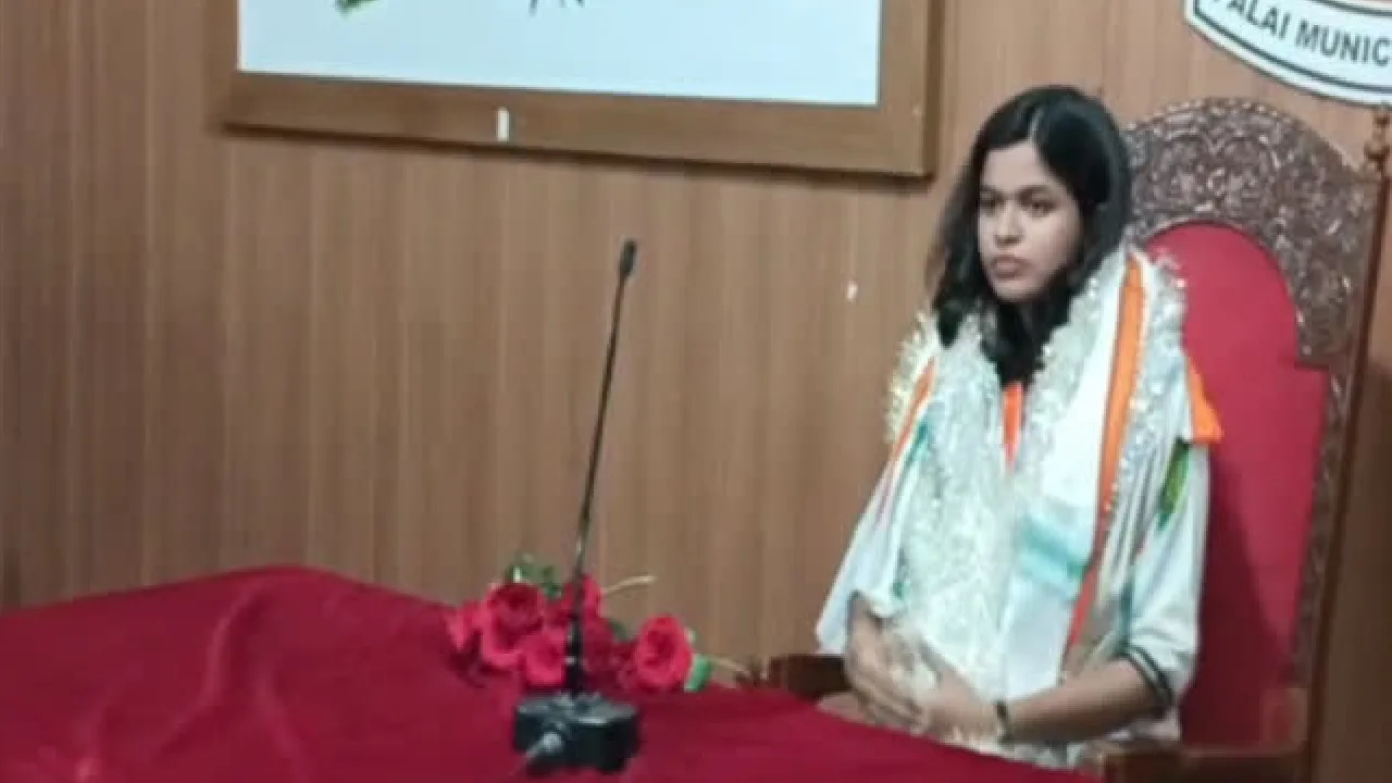 கேரளா : இந்தியாவின் இளம் நகராட்சி தலைவராக 21 வயது இளம் பெண் தேர்வு!