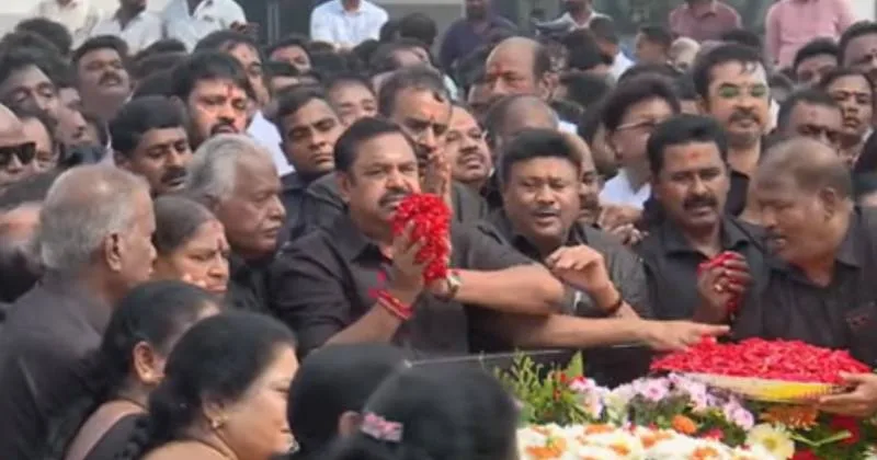 மறைந்த முதலமைச்சர் ஜெயலலிதாவின் நினைவு தினம் – இபிஎஸ் மரியாதை!