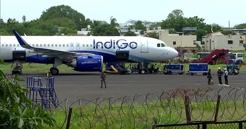 ஒரே நாளில் 550 இண்டிகோ விமானங்கள் ரத்து – விளக்கம் கேட்டது விமான போக்குவரத்து இயக்குநரகம்!