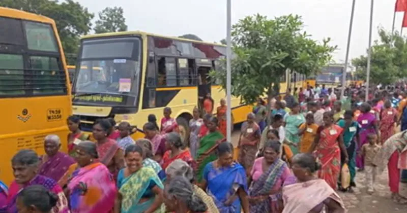 மதுரையில் முதல்வர் நிகழ்ச்சிக்கு சென்ற அரசு, தனியார் பேருந்துகள் – போதிய பஸ் இல்லாததால் பயணிகள் அவதி!