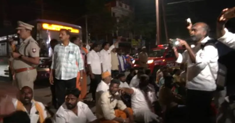 திருப்பரங்குன்றம் : சாலை மறியலில் ஈடுபட்டவர்கள் வழக்குப்பதிவு!