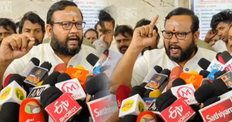 திருப்பூர் அருகே கோவிலை  இடித்த அதிகாரிகள் – நீதிமன்றத்தை நாடி நிச்சயம் கோவிலைத் திரும்பக் கட்டுவோம்.. இந்து முன்னணி உறுதி!