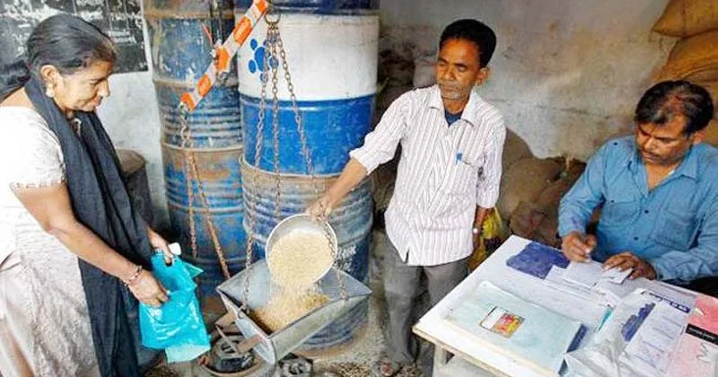 தமிழகத்தில் அனைத்து ரேஷன் கடையிலும் பொருட்களை வாங்கலாம்