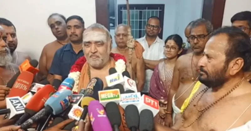 ஆன்மிகத்தில் கொங்கு மண்டலம்  சிறப்பான வளர்ச்சி பெற்று வருகிறது – விஜயேந்திர சரஸ்வதி சுவாமிகள்