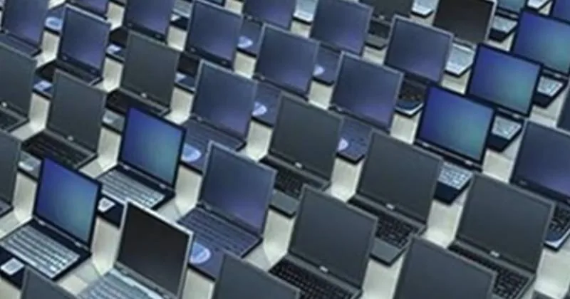 தமிழக அரசு வழங்கிய இலவச மடிக்கணினி – ஆன் லைனில் விற்பனை செய்யப்படுவதாக தகவல்!