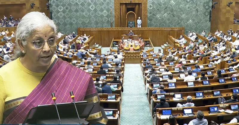 நாட்டின் பொருளாதாரம் நிலையாக உள்ளது – பட்ஜெட் தாக்கலில் நிர்மலா சீதாராமன் உறுதி