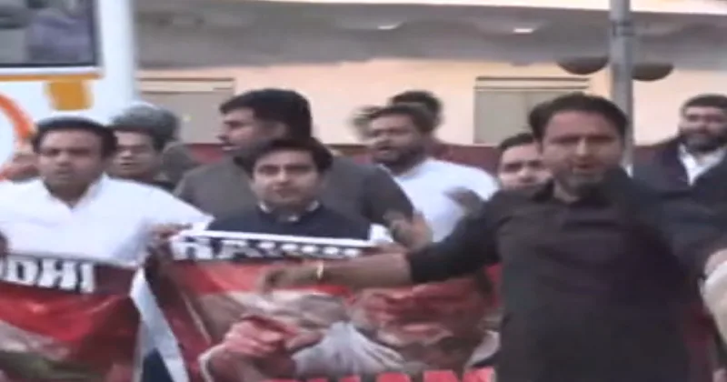 டெல்லி ஏஐ மாநாட்டில் காங்கிரசாரின் போராட்டத்திற்கு எதிர்ப்பு – ராகுல் காந்தி இல்லத்தை முற்றுகையிட்ட பாஜகவினர்!