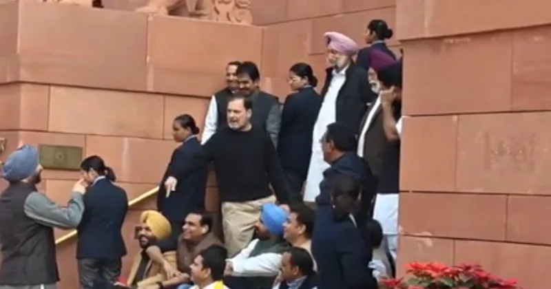 ராகுலுடன் கை குலுக்க மறுத்த மத்திய அமைச்சர் ரவ்னீத் சிங் – வாக்குவாதம்!