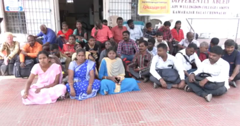 சென்னையில் பார்வையற்ற கல்லூரி மாணவர்கள் மற்றும் பட்டதாரி சங்கத்தினர் 7வது நாளாக போராட்டம்!
