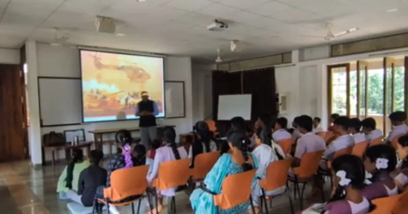 புதுச்சேரியில் ஆரோவில் அறக்கட்டளை சார்பில், மாணவர்களுக்கான தொழில் வழிகாட்டுதல் நிகழ்ச்சி!