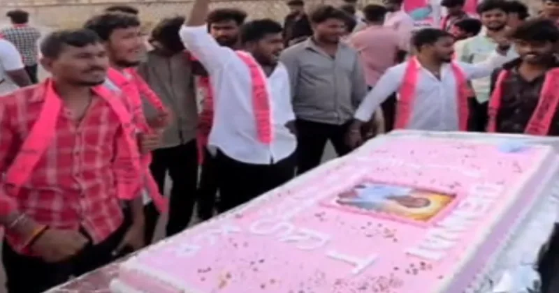 தெலங்கானா முன்னாள் முதல்வர் சந்திரசேகர ராவ் பிறந்த நாள் – ஆவடியில் கல்லூரி மாணவர்கள் ரகளை!