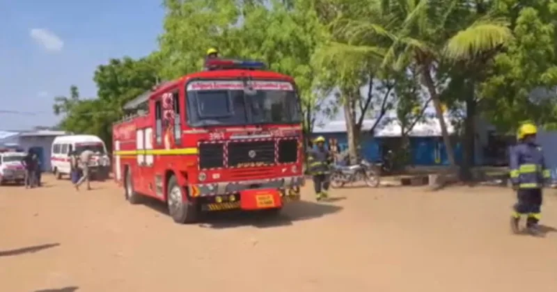 சாத்தூர் அருகே பட்டாசு ஆலை வெடி விபத்து – காயம் அடைந்தவர்களை சந்தித்து நயினார் நாகேந்திரன் நேரில் ஆறுதல்!