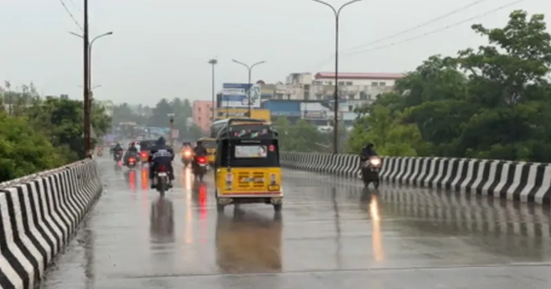 தமிழகத்தின் பல்வேறு மாவட்டங்களில் பரவலாக மழை – பொதுமக்கள் மகிழ்ச்சி!