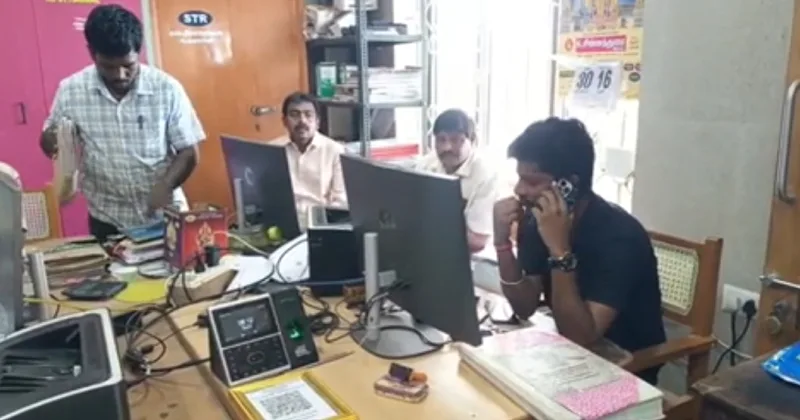 திருச்செந்தூர் முருகன் கோயிலில் அமைச்சர் ரமேஷிடம் 4000 லஞ்சம் – அர்ச்சகர் பணியிடை நீக்கம்!