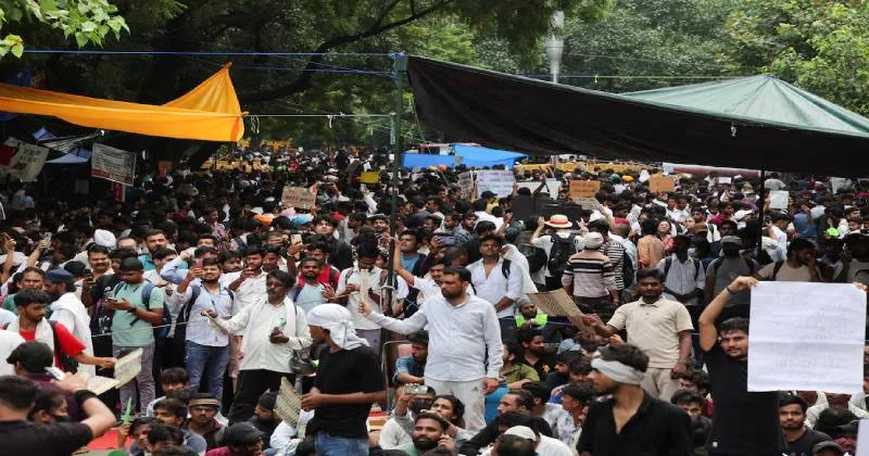 ஜனநாயக நாடுகளின்  அமைதியை சீர்குலைக்கும் DEEP STATE : டெல்லி மாணவர் போராட்டத்தின் பின்னணியில் யார்? – சிறப்பு தொகுப்பு!